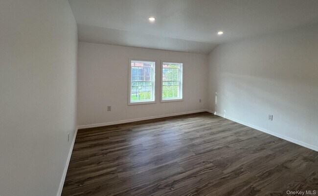 Building Photo - 7 1st St