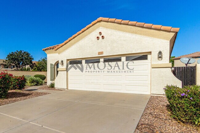 Building Photo - 4020 E Trigger Way