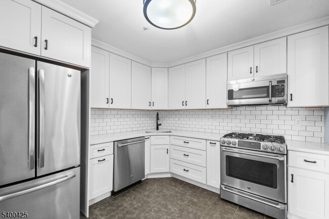 Building Photo - 176 Potomac Dr