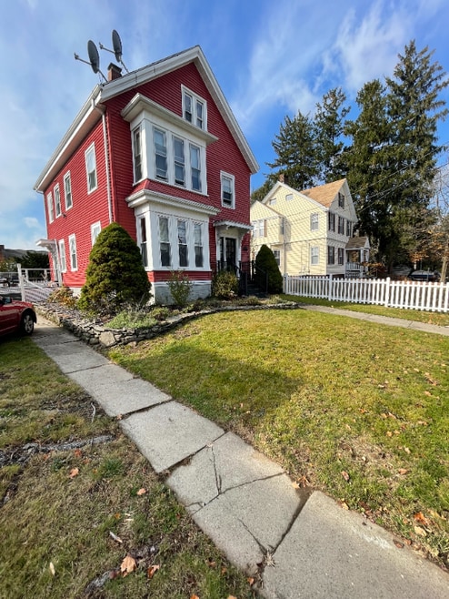 Building Photo - 241 Ash St