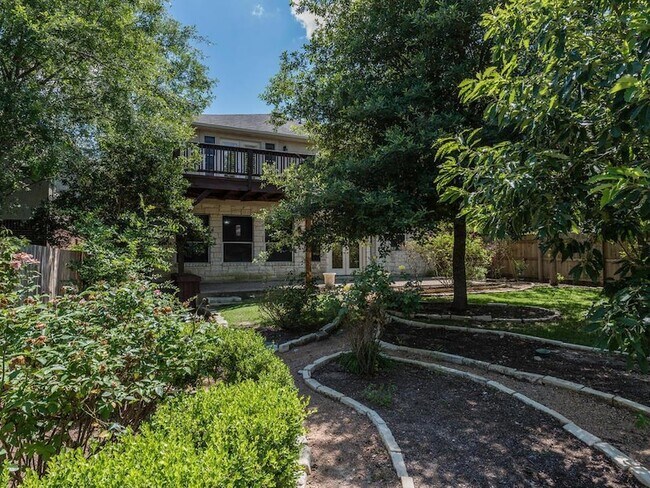 Building Photo - 11704 Emerald Falls Dr