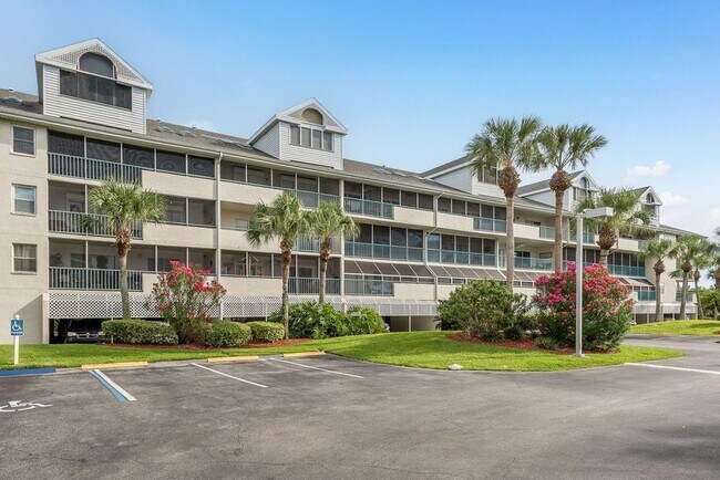 Building Photo - 5557 Sea Forest Dr
