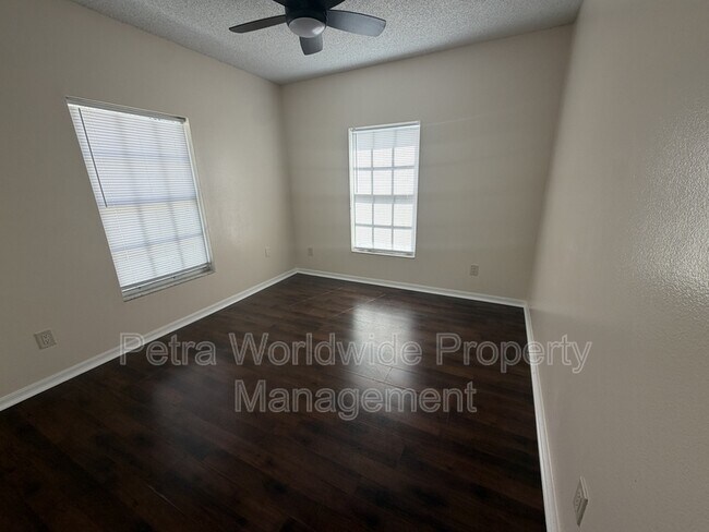 Building Photo - 1074 Universal Rest Pl