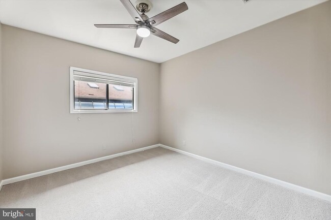 Building Photo - 2702 Dartmouth Rd