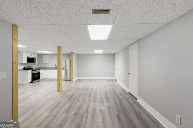 Building Photo - 1506 Vine St NE