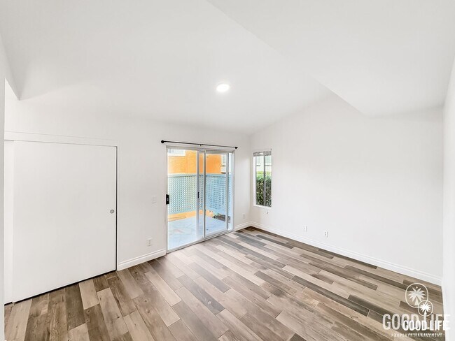 Building Photo - Great 3B/2BA Townhome in Oceanside!