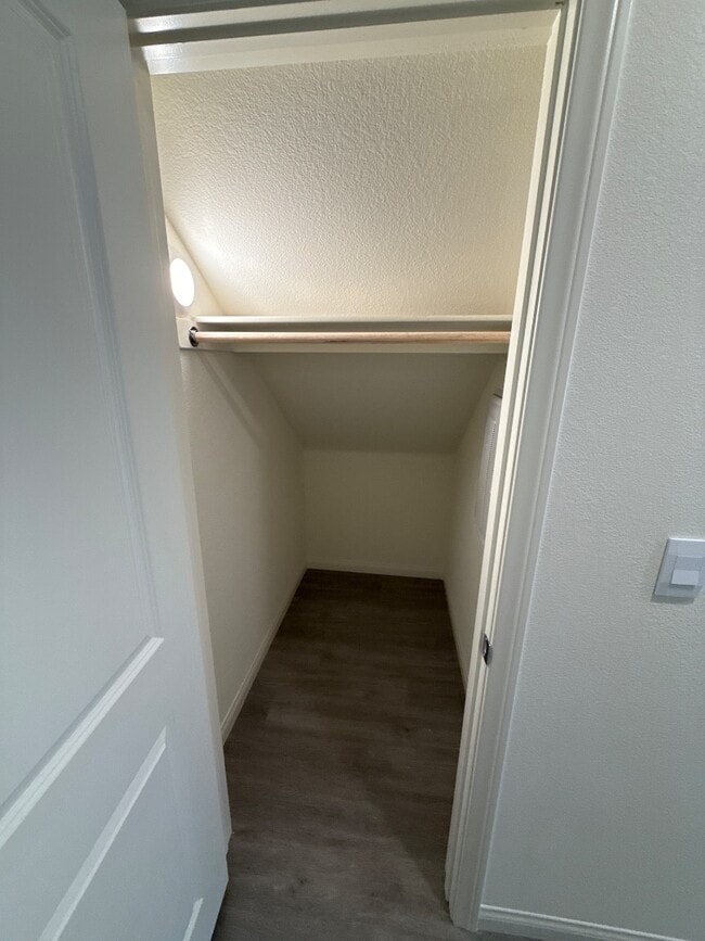 Building Photo - 10415 Ricordi St