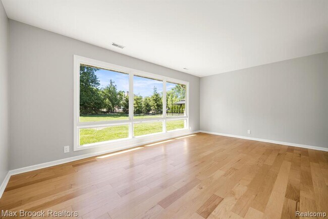 Building Photo - 6096 Darramoor Rd