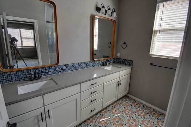 Building Photo - Amazing Voltera Home