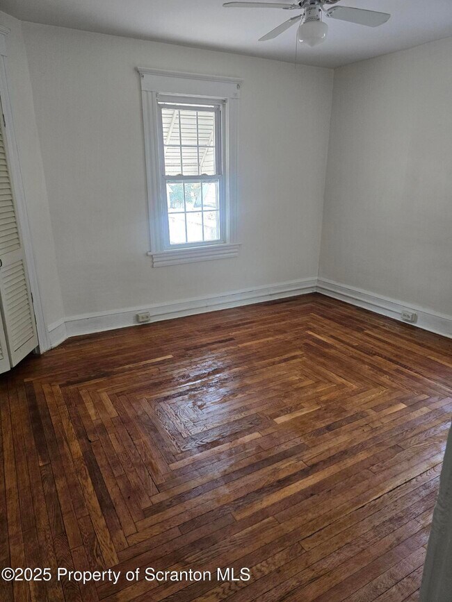 Building Photo - 908 Richmont St