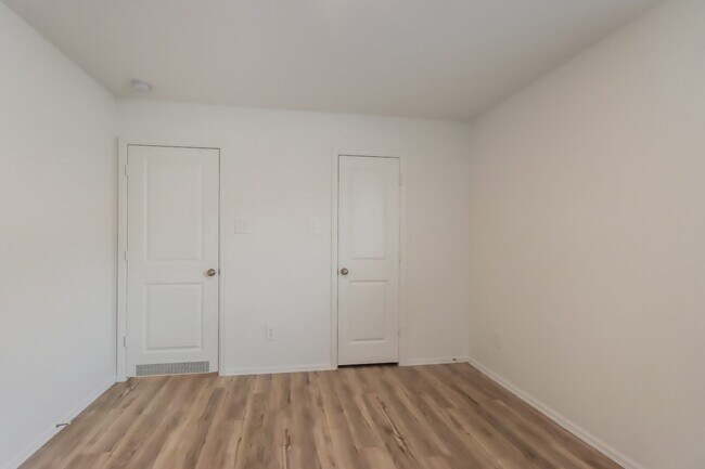 Building Photo - 17599 Longwood Trce Ln