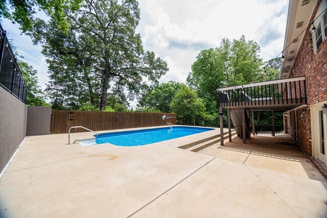 Building Photo - NO APPLICATION FEE FOR 72 HOURS! Spacious Fully-Furnished 5-Bedroom Home | Mid-Term Rental in Gre...