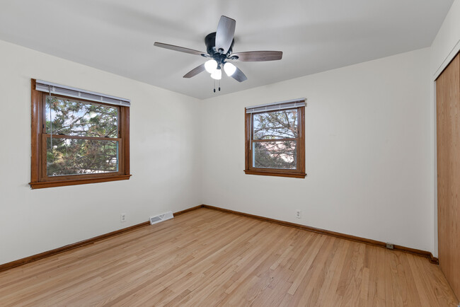 Bedroom - 5530 S Illinois Ave