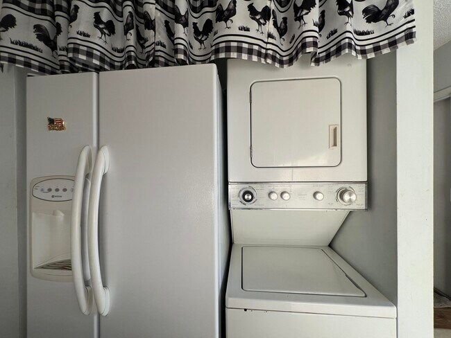 Building Photo - 1150 Boxwood Dr