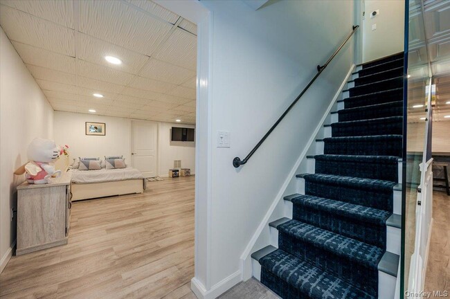 Building Photo - 525 Rocky Point Rd