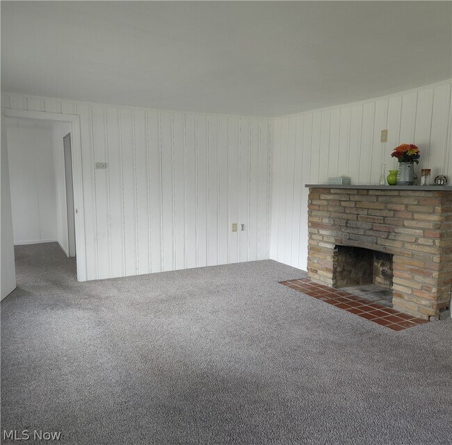 Building Photo - 4660 Darrow Rd