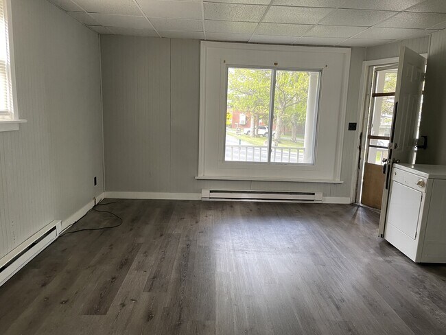 Building Photo - Millpond Manor
