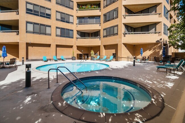 Bldg Pool and spa - 10430 Wilshire Blvd