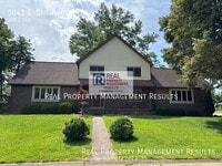 Building Photo - 5041 E Sherwood Dr