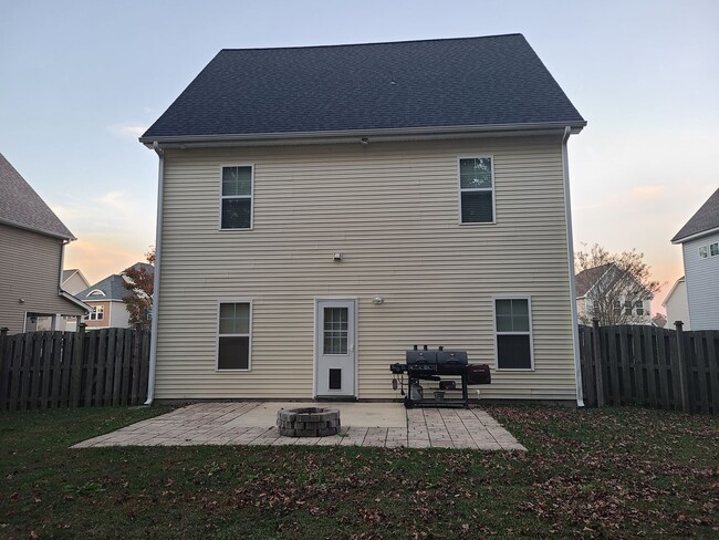 Building Photo - 3 bedroom/2.5 bath home - Sneads Ferry - T...