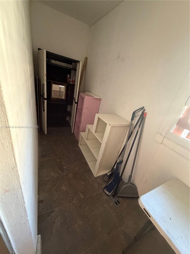 Building Photo - 467 Golden Isles Dr