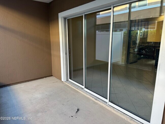 Building Photo - 12997 Sunset Lake Dr