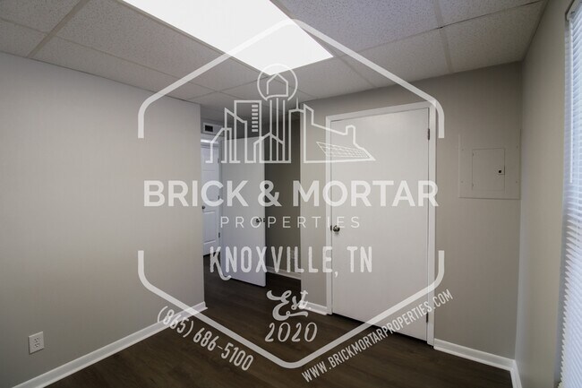 Building Photo - 1009 Clendenen Rd