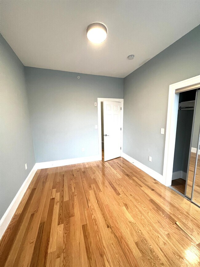 Building Photo - 67 Pearl St