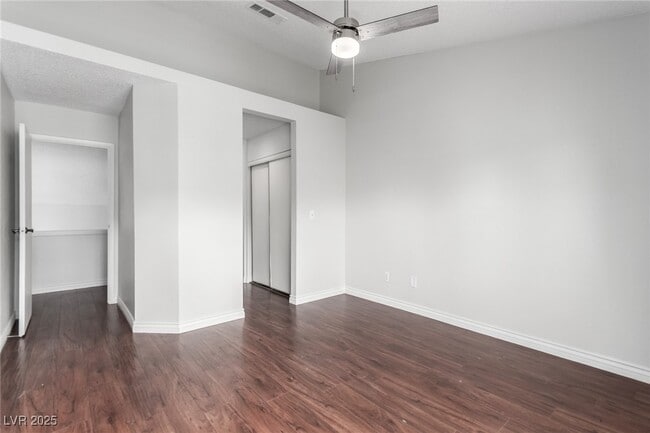 Building Photo - 5644 Vineyard Ln
