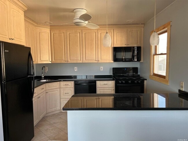 Building Photo - 563 Neptune Blvd