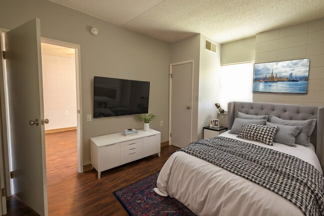 Poplar Court Bedroom - Poplar Court