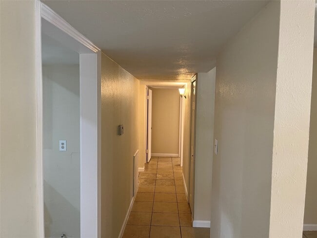 Building Photo - 6906 Gettysburg Dr