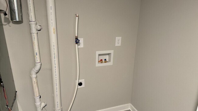 Building Photo - Town Home in Greenaire Woods