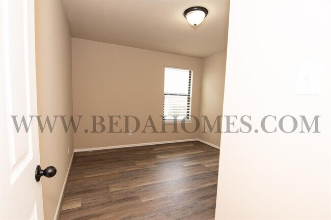 Building Photo - 9134 St Laurent Ln