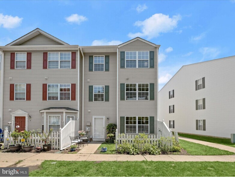 Primary Photo - 10 Ironstone Ct
