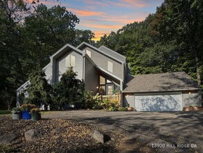 Building Photo - 13900 Hill Ridge Dr