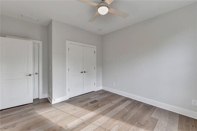 Building Photo - 375 Chiswick Cir