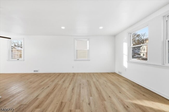 Building Photo - 88 Mitchell St