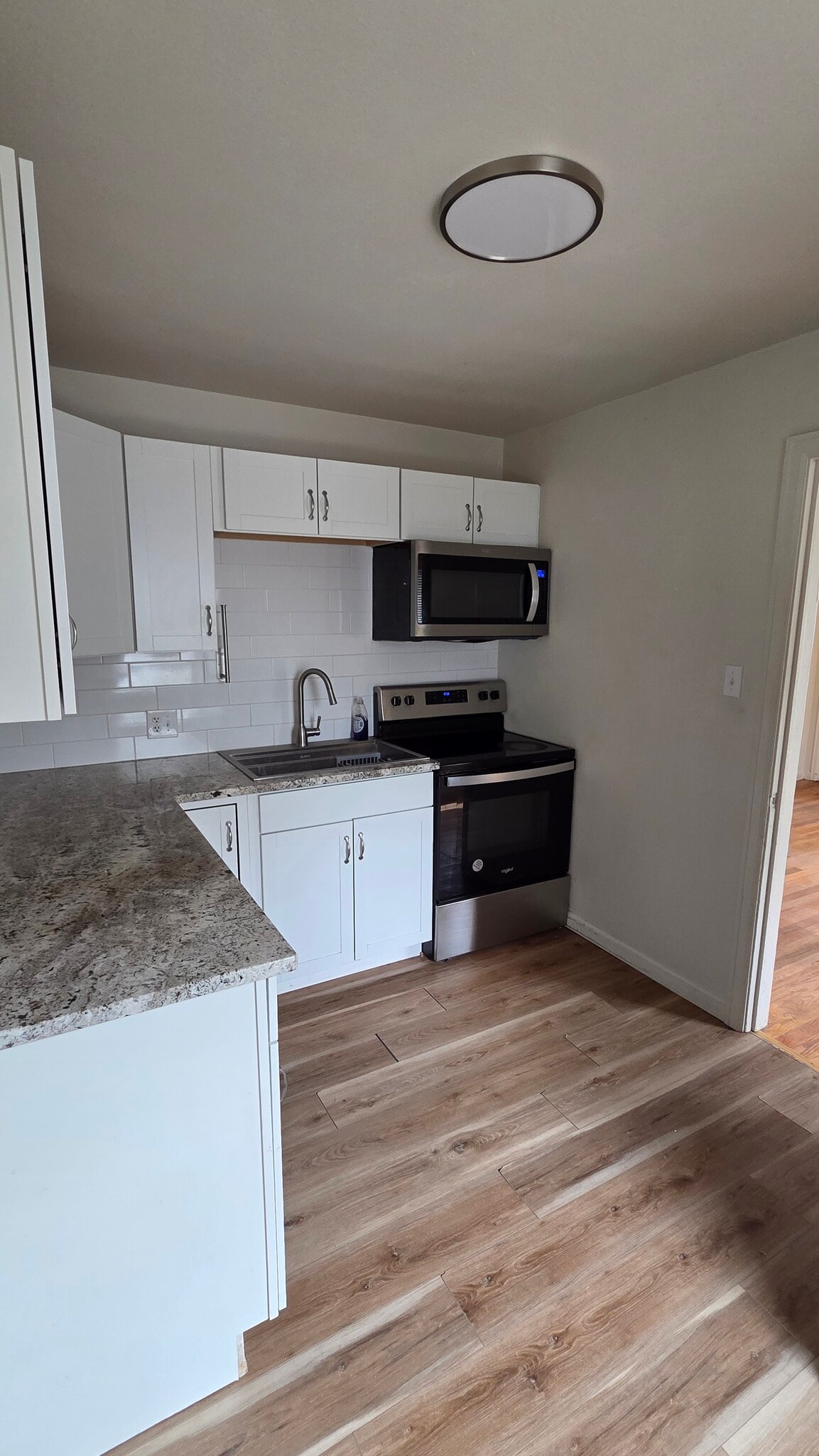 Kitchen - 2714 Snyder Ave
