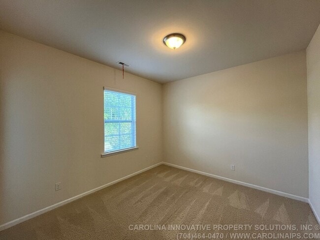 Building Photo - 385 Hawks Creek Pkwy