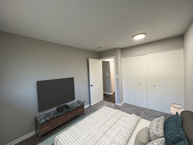 Interior Photo - 3188 Sashabaw Rd