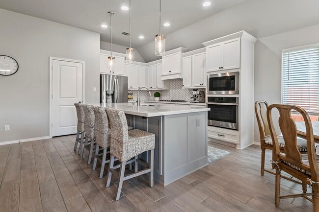 Building Photo - 23322 Amoroso St