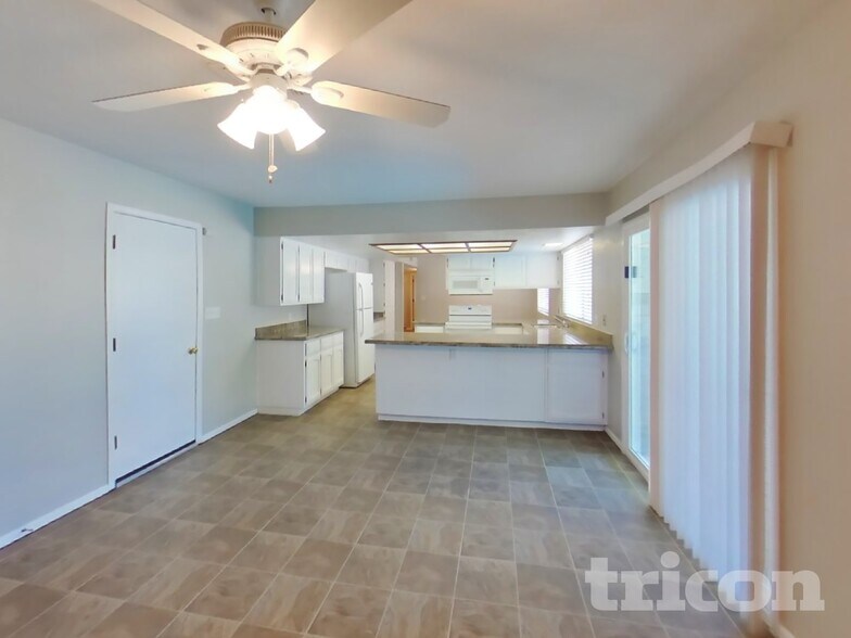 Building Photo - 1550 E Kramer St