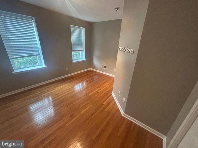 Building Photo - 847 N Uber St