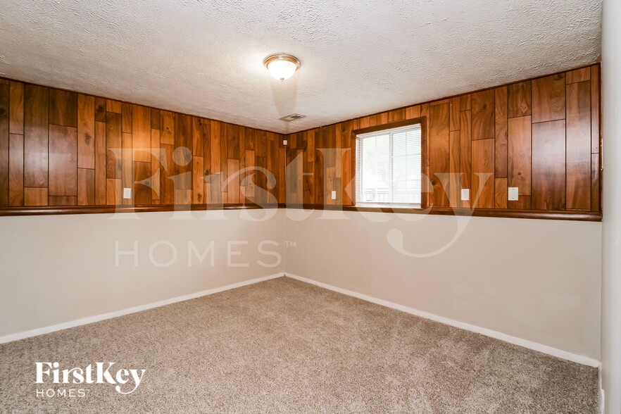 Building Photo - 10322 Woodhaven Cir