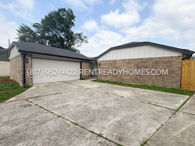Building Photo - 20102 Bridgedale Ln