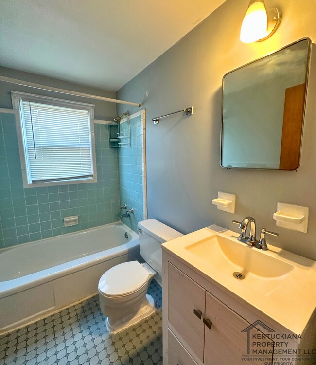 Building Photo - Charming 3BR/2BA Brick Cape Cod