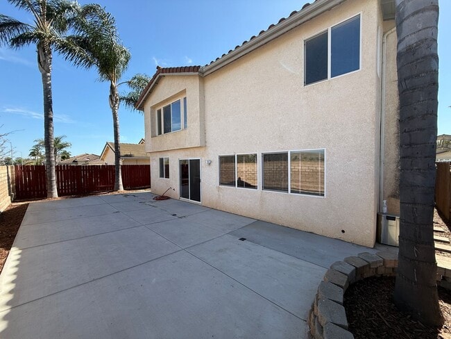 Building Photo - Beautiful River Oaks Large Two Story Home With Three Car Garage