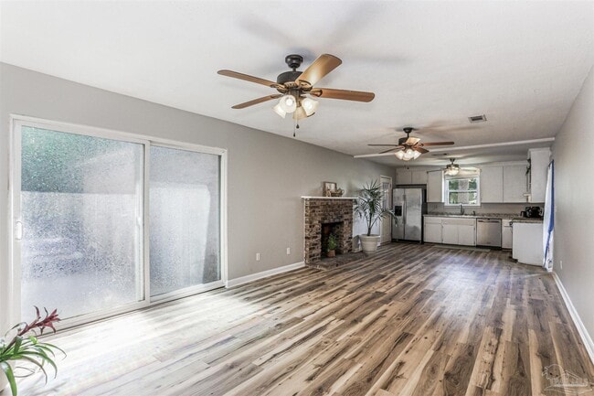 Building Photo - 6222 Maybelle Dr