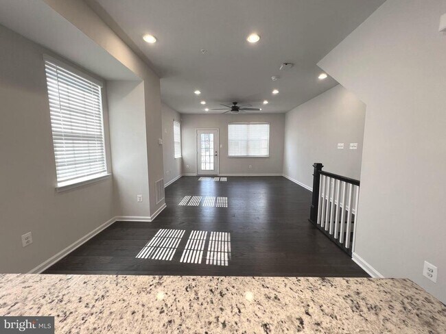 Building Photo - 7801 Rosella Ln
